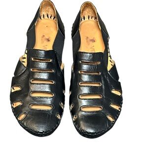 VENUS Stella Cut-Out Sandals Size 6.5 (37)